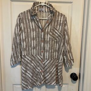 TERRA by SJ APPAREL Size large brown and off‎ white top